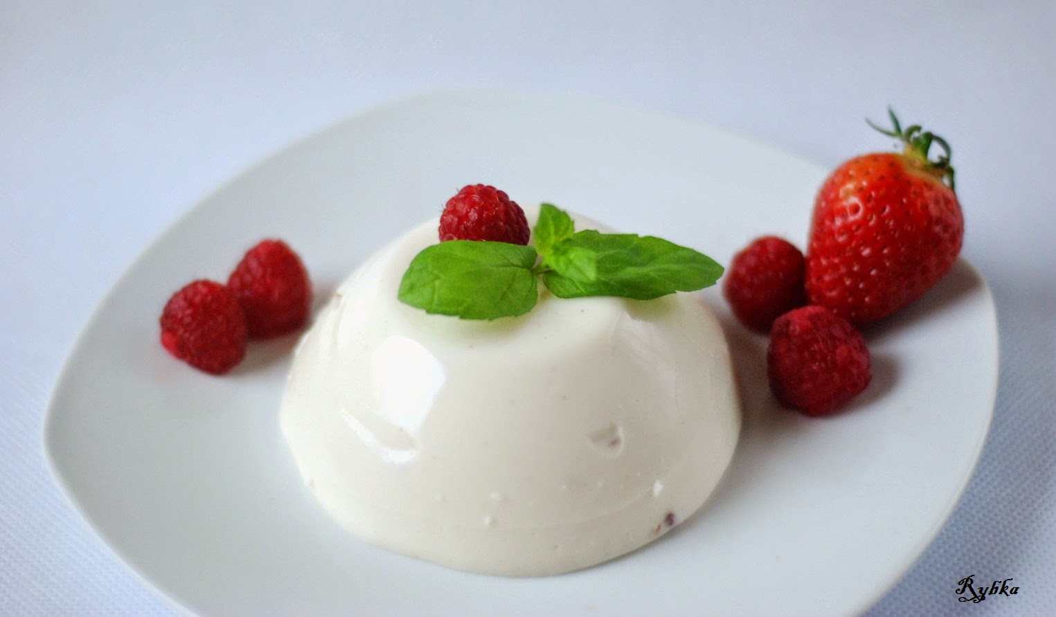 Pasja tworzenia Panna cotta z mascarpone i malinami