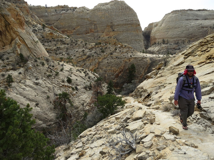 backpacking boulder mail trail