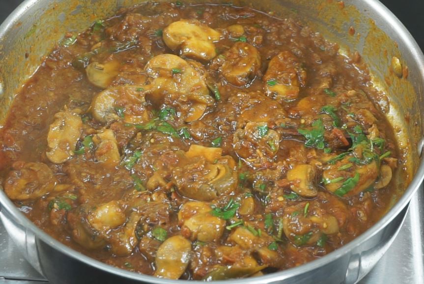Mushroom Gravy Recipe / Mushroom Masala | Steffi's Recipes