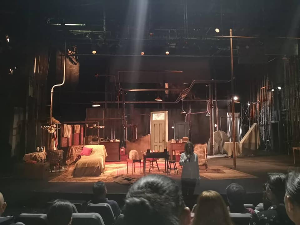 A Metaplay The Dresser Unsaulicited