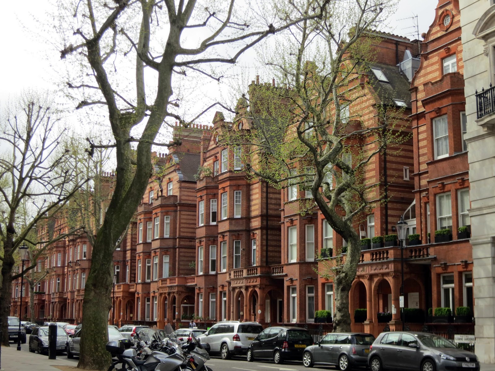 A Proper Bostonian: Postcards from London 2: Townhouses