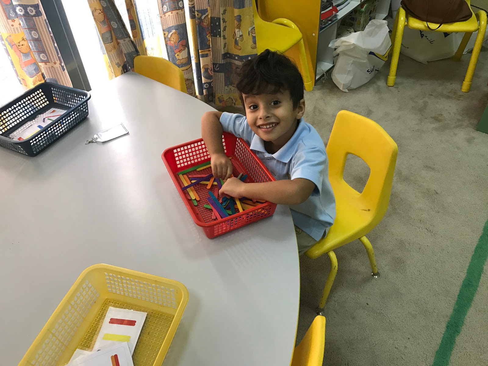 رياض الاطفال الريان صور اطفال روضة ٢ في اركان اللغة