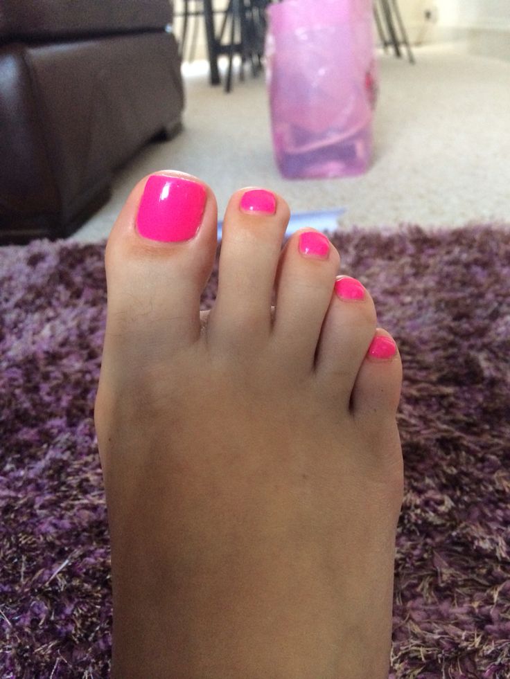 Pink Toes