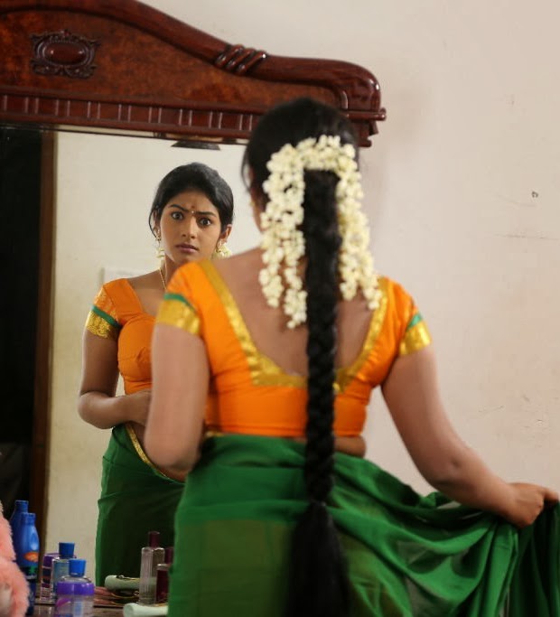 kerala housewife in saree