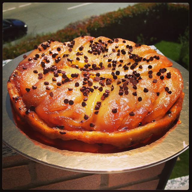 qual'è la torta giusta per un maneggio? tarte tatin di pere allo zafferano e cioccolato