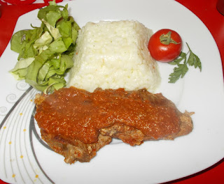 Pulpa de porc la cuptor cu rosii