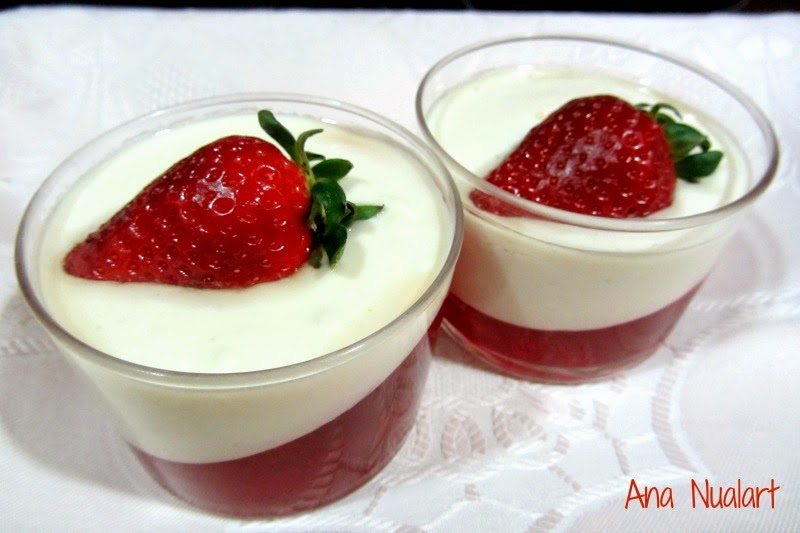 La cocinera de Bétulo PANNA COTTA CON GELATINA DE FRESA