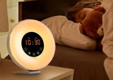 Mooie jurk naar voren gebracht droom Top 2023: Goedkopere alternatieven voor de Philips Wake Up Light