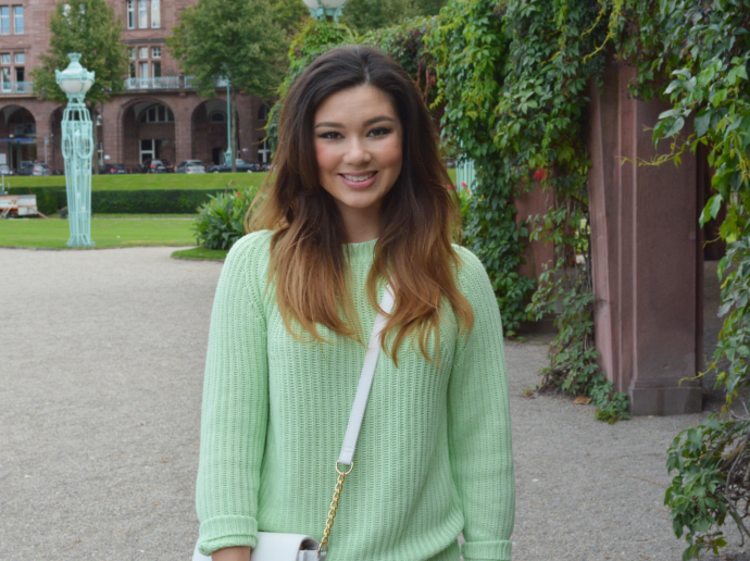 Primark Green Knit Sweater, American Apparel Leggings, Primark Bag, Guess sneakers, Mannheim Shopping Mall, Fall outfits