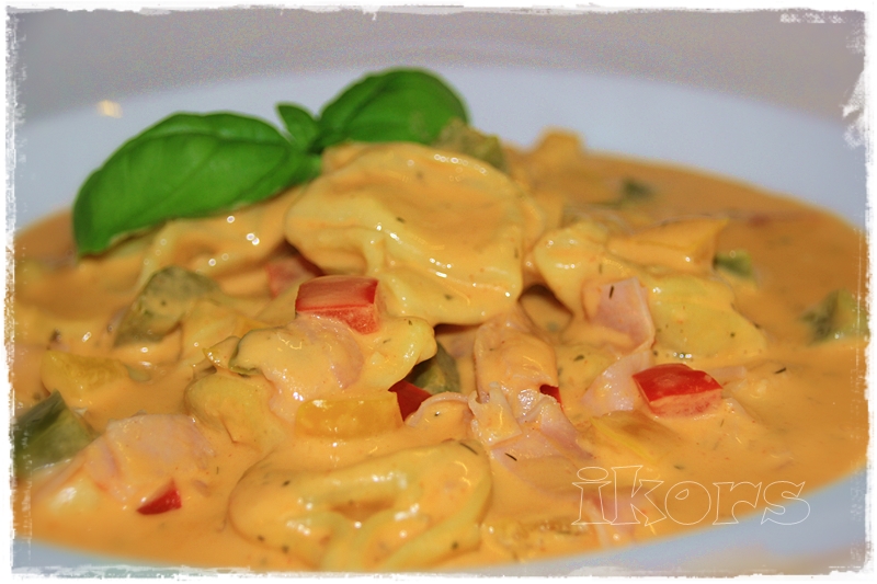 Kochen....meine Leidenschaft : Tortellini in Paprikarahm