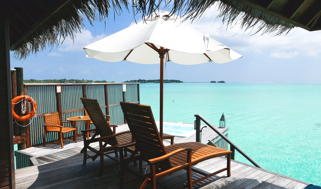 Euriental | fashion & luxury travel | overwater villa at Conrad Maldives Rangali Island