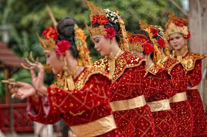 Tari Tradisional Gending Sriwijaya Khas Palembang - PR Sekolahku