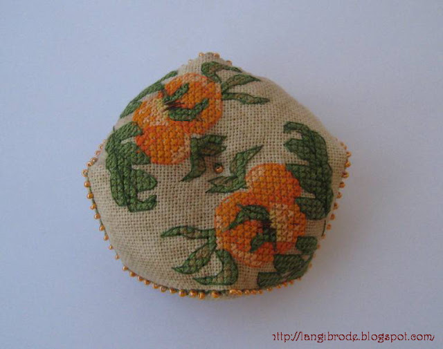 Ягодка к ягодке. Шиповник Ягодка к ягодке. Шиповник