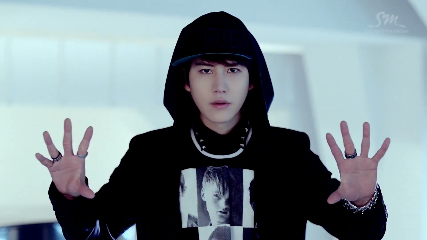 Star The World: Super Junior Henry Trap
