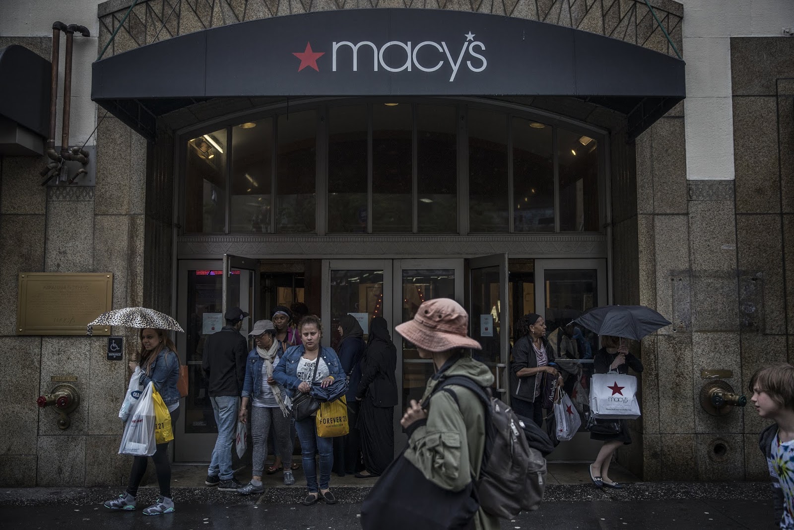 www.bagssaleusa.com The Following Macy&#39;s Stores are Closing in Early 2018.
