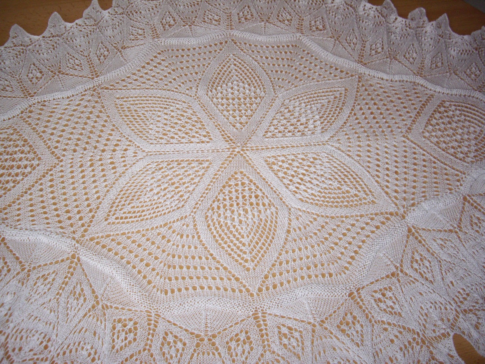 Wollfühloase: Decken und Deckchen