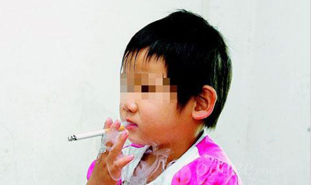 Bocah 3 Tahun Kecanduan Rokok Setelah Bangun Dari Koma Bocah 3 Tahun Kecanduan Rokok Setelah Bangun Dari Koma