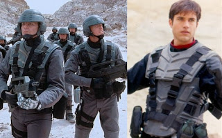 Trajes de Starship Troopers y Power Rangers Lost Galaxy Trajes de Starship Troopers y Power Rangers Lost Galaxy