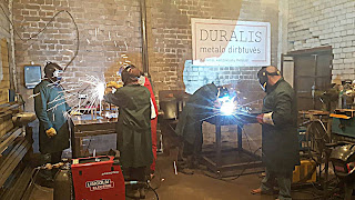 Atviros Duralio metalo dirbtuvės Atviros diebtuvės, Metalo dirbtuvės, Mokymai, Užsiėmimai, Suvirinimas, Suvirinimo pradžiamokslis