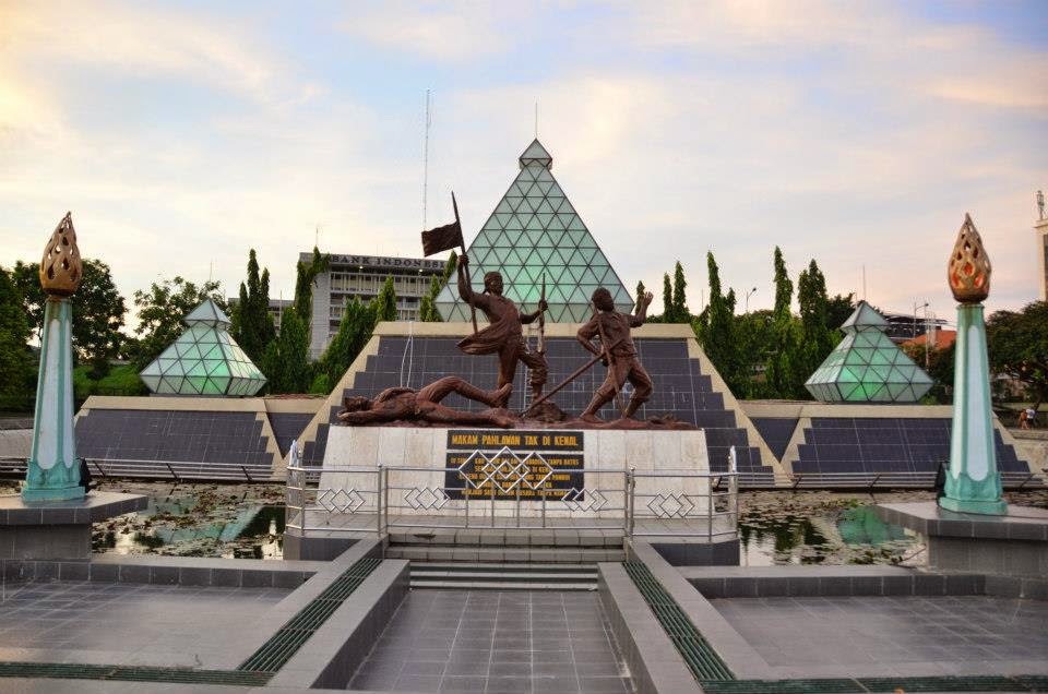 Monumen dan Museum Taman Makam Pahlawan