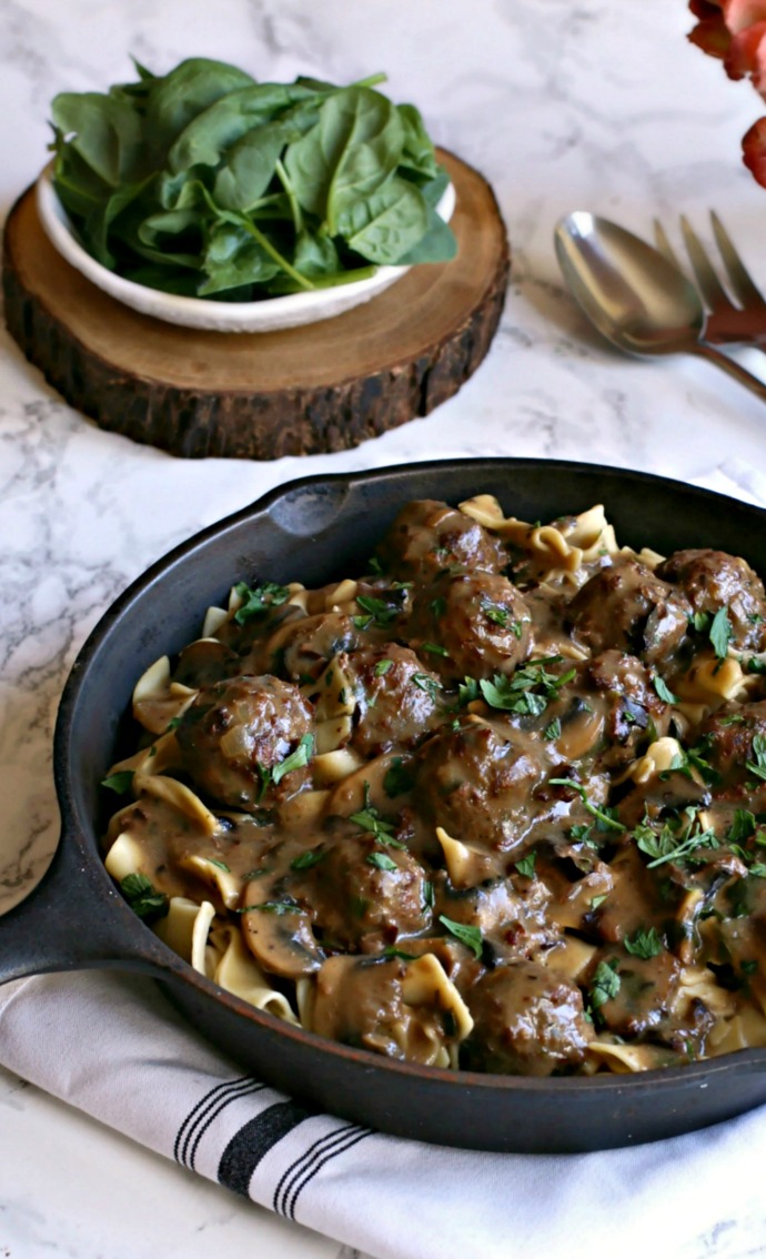 Recipe for meatballs in a beef, mushroom and Worcestershire gravy.