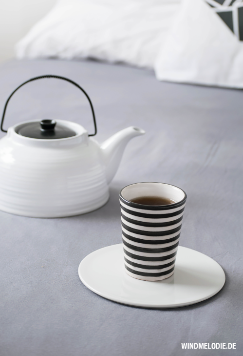 TineK Becher Tasse Streifen Stripes schwarz weiß TineK Becher Tasse Streifen Stripes schwarz weiß
