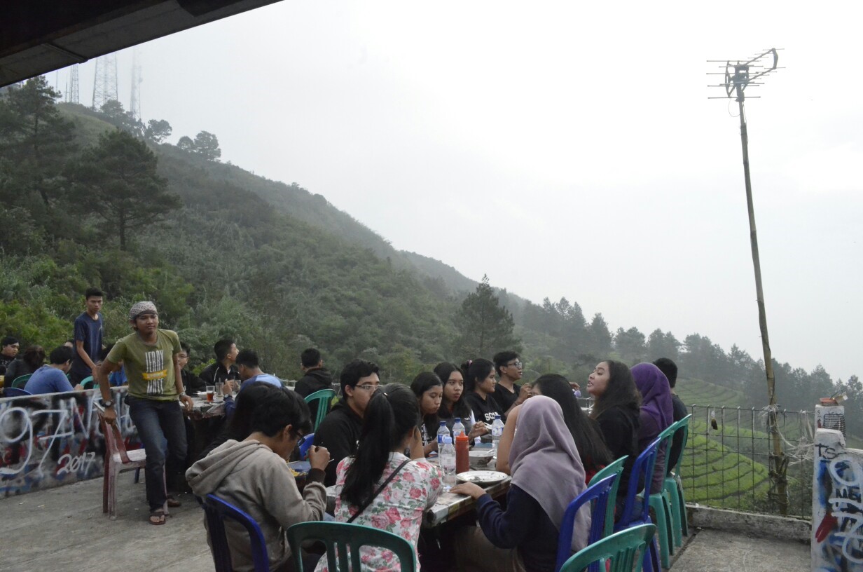 Jalanin Aja Riview Tempat Nongkrong Terekomended Warpat Puncak