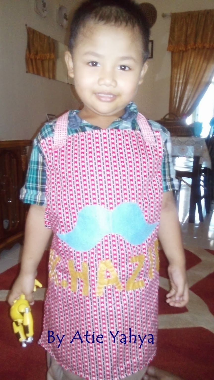 Craft World Atie Apron Kanakkanak