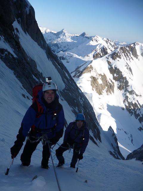 Pirineos:La Forcanada, Corredor NO