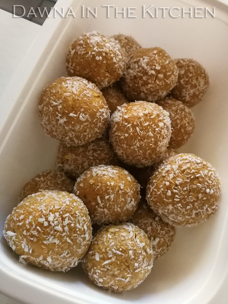 Dawna in the Kitchen Tiger Balls