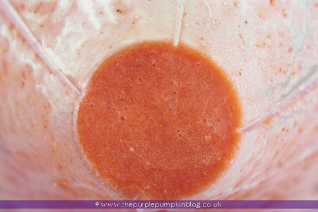 Strawberry & Pistachio Frozen Yoghurt at The Purple Pumpkin Blog