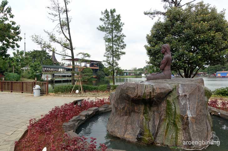 taman legenda keong emas tmii jakarta