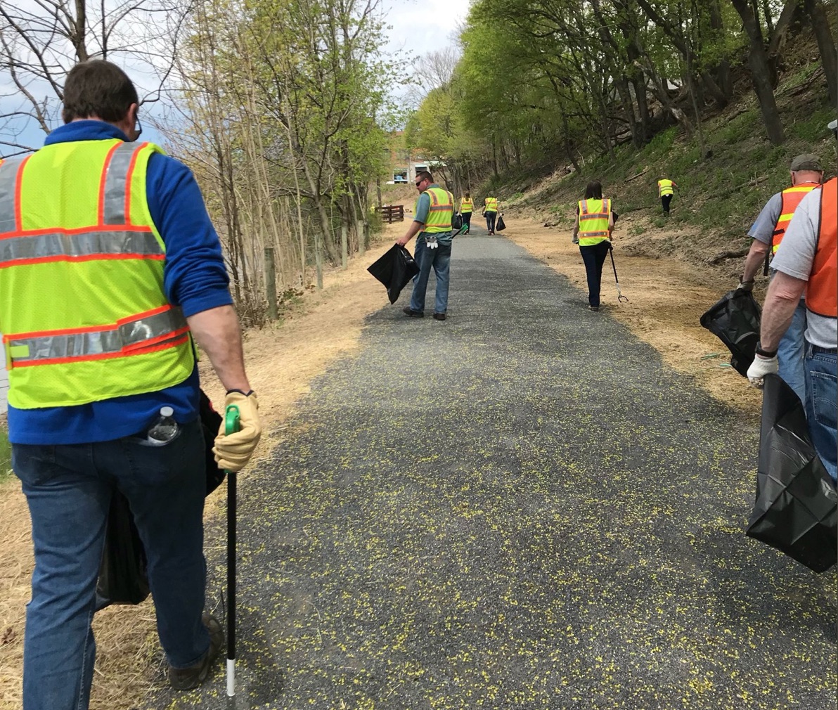 PA Environment Digest Blog DEP, PennDOT, Volunteers Participate In