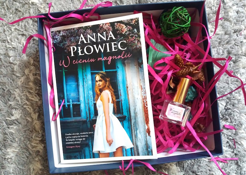 Świetny debiut: "W cieniu magnolii" - Anna Płowiec