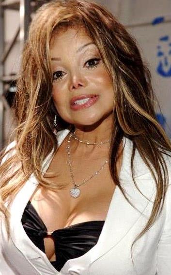 La Toya Jackson Foto de La Toya Jackson con cabello lacio