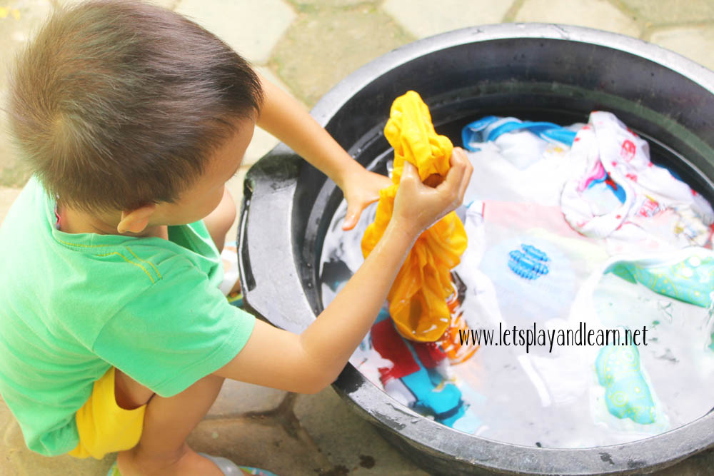 Play Learn Ide Kegiatan Anak Life Skill Mencuci Baju Manfaat