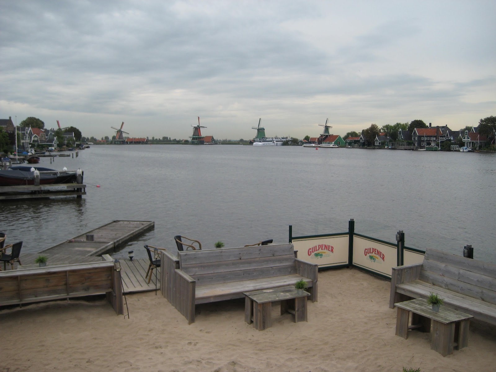 De paden op, de lanen in.