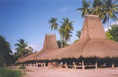 Bangunan Rumah Adat Nusa Tenggara Timur Bangunan Rumah Adat Nusa Tenggara Timur