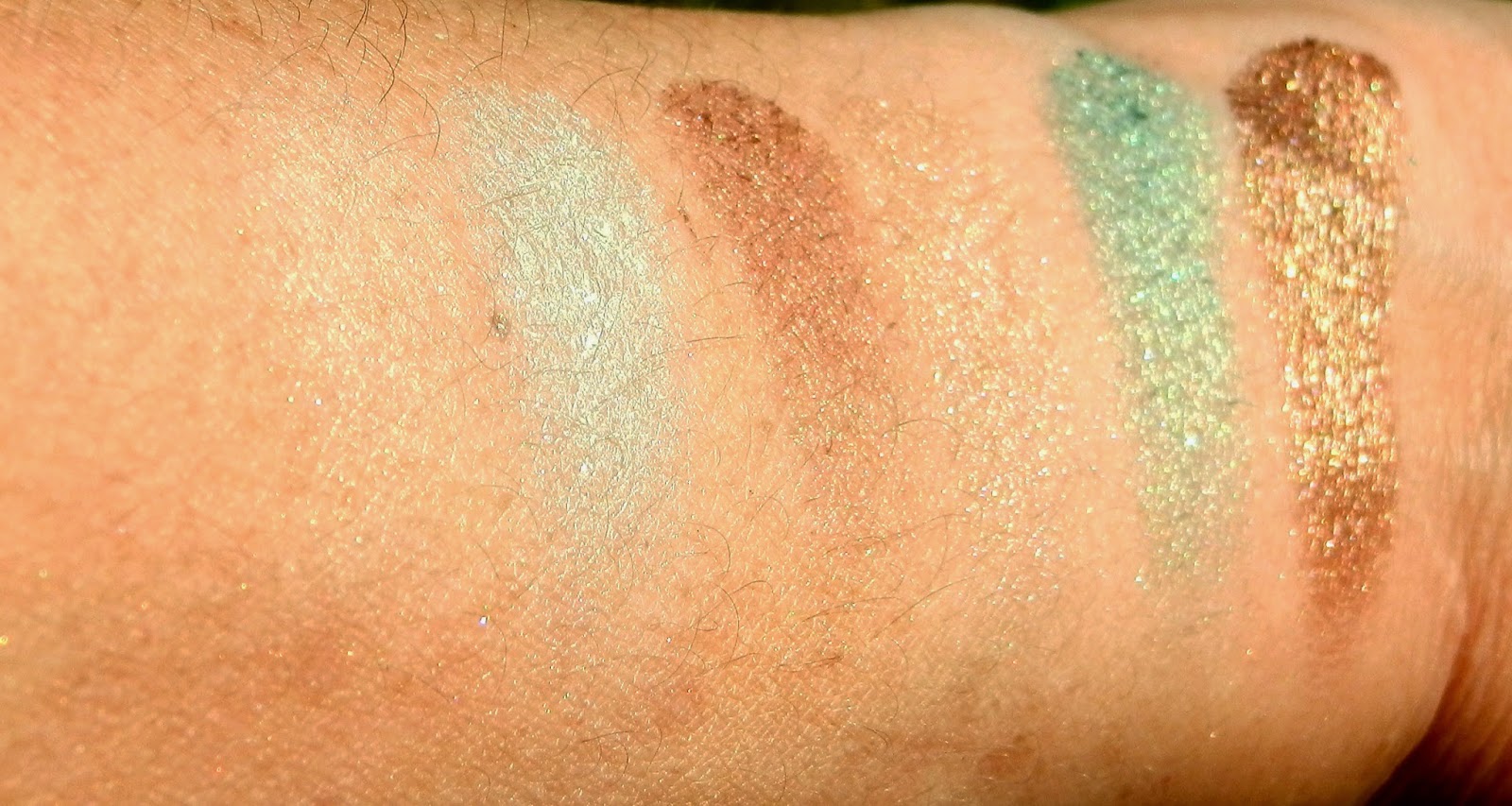 Pixi Mesmerizing Mineral Palette Emerald Swatches 