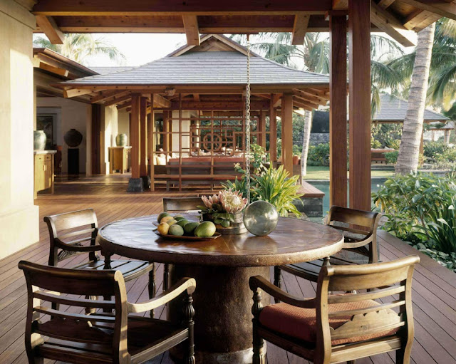 Tropical Courtyard House Dining Room