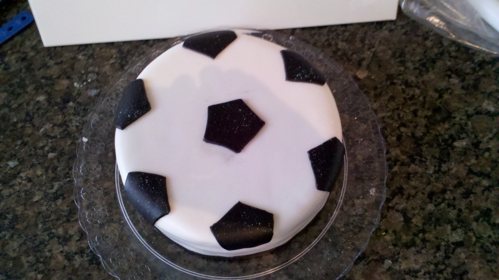 CrisFestas Bolo bola de Futebol em pasta americana