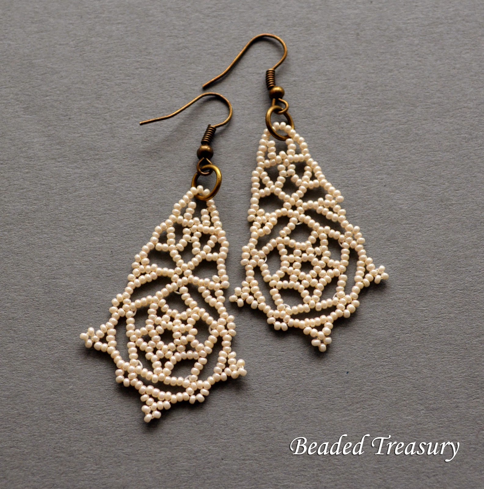 Beaded Treasury: Pearly Lace - beadwoven earrings tutorial