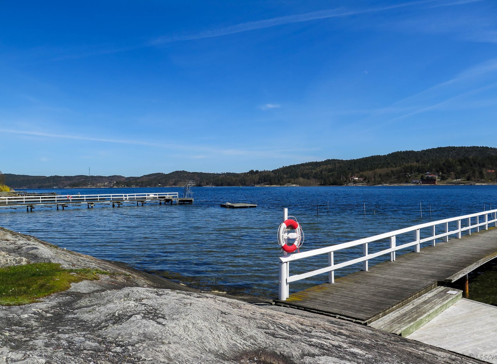 svanesund men Vi sejlede videre op for at finde et sted at overnatte og vi endte i svanesund mens vi gik rundt i de små gader kom vi forbi et hus. svanesund men Vi sejlede videre op for at finde et sted at overnatte og vi endte i svanesund mens vi gik rundt i de små gader kom vi forbi et hus.