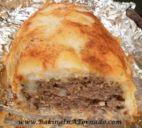 Potato Crusted Meatloaf | www.BakingInATornado.com | #recipe