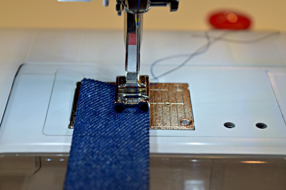 Another DIY Square Cosmetic Bag with Denim & Lips this time![ Tutorial] That Black Chic