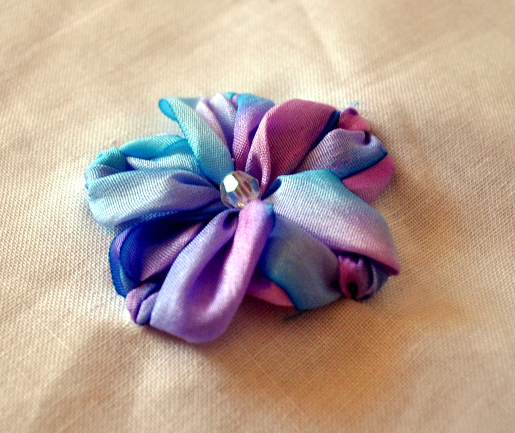 Kelly Casanova Silk ribbon flower tutorial