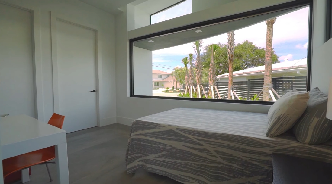 Tour 2900 NE 24th Ct, Fort Lauderdale, FL vs. 39 Interior Design Photos