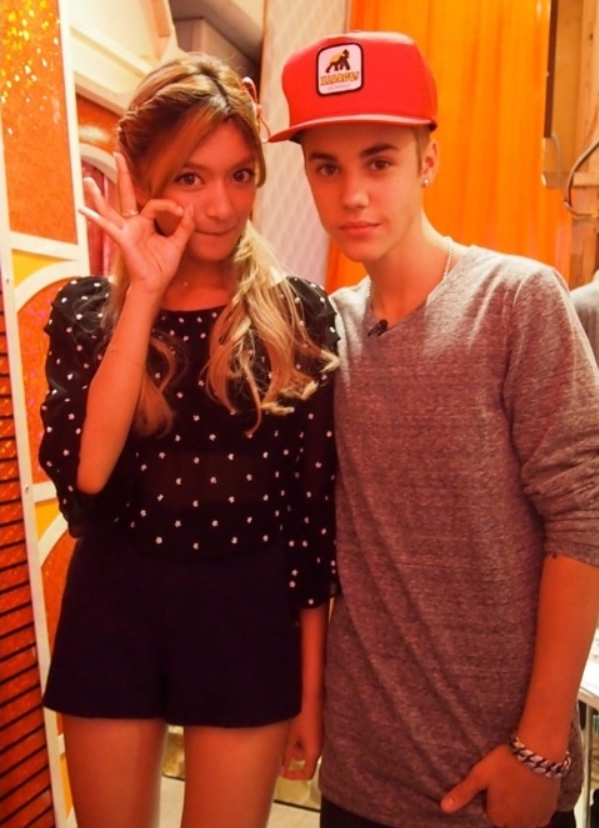 Bieber Exclusive: Justin Bieber & Selena Gomez in Tokyo with Fans