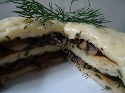 Tort omletowy z pieczarkami Tort omletowy z pieczarkami