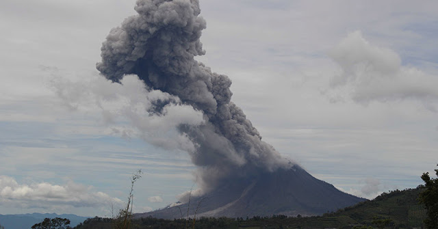 Erupsi Gunung Sinabung Erupsi Gunung Sinabung